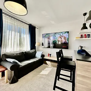 Neon 2 - Fast Wifi 70'tv Netflix Hbo Max Appletv+ Apartament Warszawa